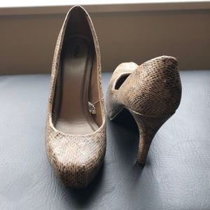 Price drop 🎊 Mossimo Snake Skin Heels Size 6.5